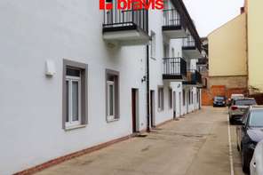 Pronájem bytu 1+kk, Brno - Zábrdovice, ulice Cejl, kompletně zařízený, klidná lokalita ve vnitrobloku, balkon, sklep