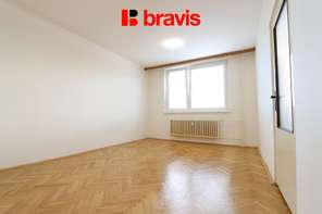 Pronájem slunného bytu 2+1, Brno - Jundrov, ul. Šeříkova, balkon, šatna, sklep, parkování