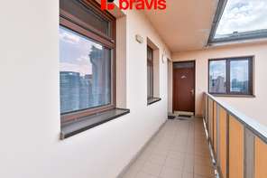 Pronájem bytu 1+kk, Brno - Trnitá, ulice Křenová, klimatizace, dobrá dostupnost do centra