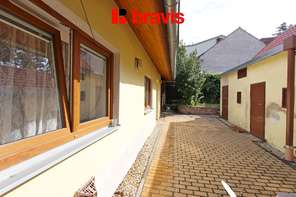 Pronájem bytu 1+1 v rodinném domě, Brno - Královo Pole, ul. Myslínova zařízený, dvorek, internet v ceně