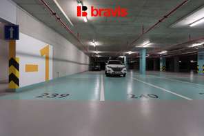 Garage space for rent, Palác Trnitá, near the Vlněna office park