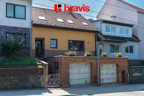 Pronájem rodinného domu 4+kk, Brno - Jundrov, Veslařská ul., terasa, krb, internet, částečně zařízeno