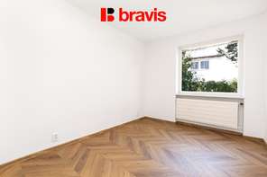 Pronájem prostorného bytu 4,5+1 s terasou, balkonem, garáží  – Brno, Stránice, ul. Rezkova