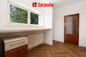 Pronájem prostorného bytu 4,5+1 s terasou, balkonem, garáží  – Brno, Stránice, ul. Rezkova
