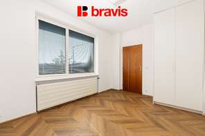 Pronájem prostorného bytu 4,5+1 s terasou, balkonem, garáží  – Brno, Stránice, ul. Rezkova