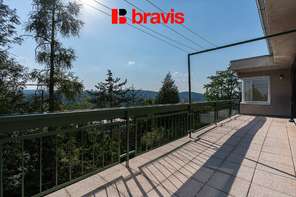Pronájem prostorného bytu 4,5+1 s terasou, balkonem, garáží  – Brno, Stránice, ul. Rezkova