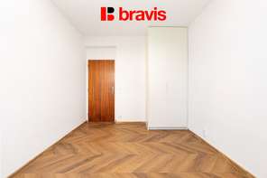 Pronájem prostorného bytu 4,5+1 s terasou, balkonem, garáží  – Brno, Stránice, ul. Rezkova