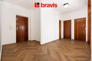 Pronájem prostorného bytu 4,5+1 s terasou, balkonem, garáží  – Brno, Stránice, ul. Rezkova