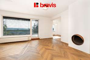 Pronájem prostorného bytu 4,5+1 s terasou, balkonem, garáží  – Brno, Stránice, ul. Rezkova