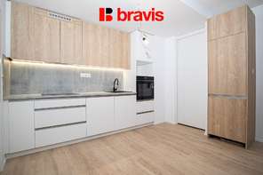 Prodej moderního ateliéru 2+kk, novostavba Auerswald, blízko centra, možnost garážového stání