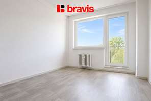 Podnájem prostorného 3+1, ul. Merhautova, Brno-Zábrdovice, garážové stání, 2 balkony, centrum města