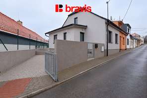 Pronájem rodinného domku 2+kk, Oslavany - Padochov, parkovací stání, dvorek