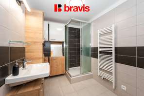 Prodej velmi prostorného bytu 2+1 68 m², Rosice, parkovací stání a sklep v ceně