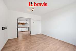 Prodej velmi prostorného bytu 2+1 68 m², Rosice, parkovací stání a sklep v ceně