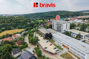 Prodej velmi prostorného bytu 2+1 68 m², Rosice, parkovací stání a sklep v ceně