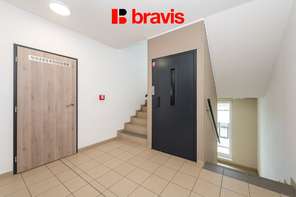 Prodej velmi prostorného bytu 2+1 68 m², Rosice, parkovací stání a sklep v ceně