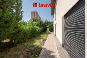 Prodej nízkoenergetického rodinného domu, Brno - Královo Pole, garáž, sklep, dostatek parkování, pozemek 400m²
