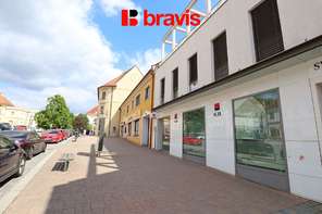 Rent a modern office with a balcony - Palackého náměstí, Slavkov u Brna, parking and advertising options