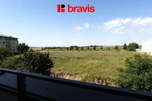 Pronájem krásného bytu 2+kk v novostavbě, ul. Brněnská pole, Šlapanice u Brna, lodžie, sklep, šatna, garážové stání v ceně