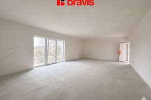 Prodej nebytového prostoru o dispozici 1+kk v moderní novostavbě polyfunkčního domu, 61,7m², Lipůvka u Brna, parkovací stání v ceně