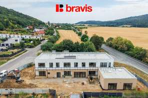 Prodej nebytového prostoru o dispozici 1+kk v moderní novostavbě polyfunkčního domu, 61,7m², Lipůvka u Brna, parkovací stání v ceně