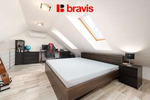 Pronájem moderního bytu 3+kk, ul. Višňová, Moravany u Brna, terasa, garáž, park. stání, klimatizace