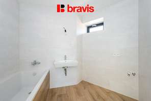 Prodej moderního bytu 3+1, 85,5 m² , Černovice: Havraní, prostorné pokoje, šatna, samostatná kuchyně,možnost parkování