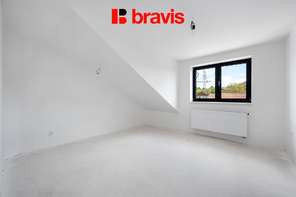 Prodej moderního bytu 3+1, 85,5 m² , Černovice: Havraní, prostorné pokoje, šatna, samostatná kuchyně,možnost parkování