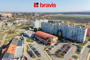 Prodej polyfunkčního komplexu: v srdci Hodonína, pozemek 1000m² , dvě restaurace, bowling, kulečník, šipky