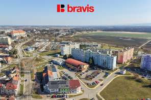 Prodej polyfunkčního komplexu: v srdci Hodonína, pozemek 1000m² , dvě restaurace, bowling, kulečník, šipky