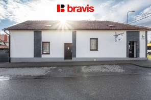 Prodej RD: bydlení spojeného s podnikáním, Brno - Holásky, byt 4+KK (140m2), dva obchodní prostory, parkování