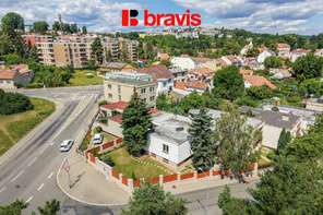 Prodej exkluzivního rodinného domu 6+kk se zahradou, dvojgaráží, dílnou, šatnou: Brno: Řečkovice, pozemek 380 m²