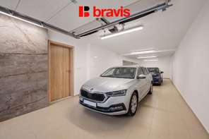 Prodej exkluzivního rodinného domu 6+kk se zahradou, dvojgaráží, dílnou, šatnou: Brno: Řečkovice, pozemek 380 m²