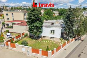 Prodej exkluzivního rodinného domu 6+kk se zahradou, dvojgaráží, dílnou, šatnou: Brno: Řečkovice, pozemek 380 m²