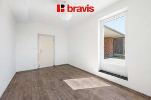 Výjimečný byt 4+kk se střešní terasou 50 m², ul. U Leskavy, Brno – Starý Lískovec, parkovací staní