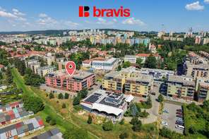 Výjimečný byt 4+kk se střešní terasou 50 m², ul. U Leskavy, Brno – Starý Lískovec, parkovací staní