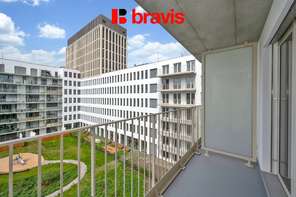 Pronájem kompletně zařízeného ateliéru 1+kk, Palác Trnitá, ul. Trnitá, s balkonem a možností garážového stání