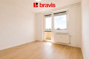 Pronájem zrekonstruovaného bytu 2+1, Židlochovice, šatna, balkon, sklep