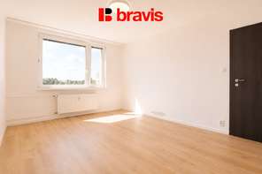 Pronájem zrekonstruovaného bytu 2+1, Židlochovice, šatna, balkon, sklep