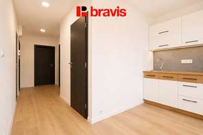 Pronájem zrekonstruovaného bytu 2+1, Židlochovice, šatna, balkon, sklep