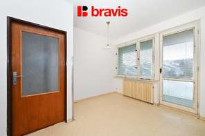 Prodej prostorného bytu určeného k rekonstrukci, 3+1, dvě lodžie, sklep, 110 m2, Brno-Komín