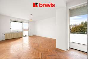 Prodej prostorného bytu určeného k rekonstrukci, 3+1, dvě lodžie, sklep, 110 m2, Brno-Komín
