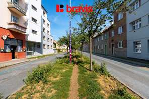 Prodej bytu 2+1, 61 m² s balkonem, Brno - Židenice, ulice Karáskovo náměstí