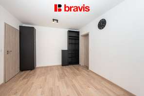 Prodej velmi prostorného bytu 2+1 68 m², Rosice, parkovací stání a sklep v ceně