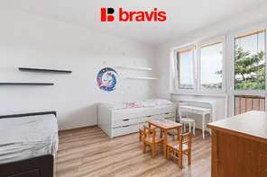 Prodej modernizovaného bytu 3+kk s garáží a zahrádkou v Kloboukách u Brna