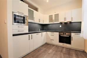 Pronájem bytu 2+kk na ulici Hraničky, Brno-Bohunice, zahrada, balkon, parkovací místo v ceně