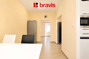 Pronájem bytu 2+kk na ulici Hraničky, Brno-Bohunice, zahrada, balkon, parkovací místo v ceně