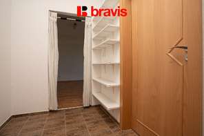 Prodej bytu 1+kk, ul. Bernáčkova, Brno - Dolní Heršpice, garáž, sklep, komora, balkon, klimatizace, 60 m²