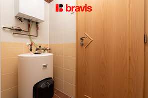 Prodej bytu 1+kk, ul. Bernáčkova, Brno - Dolní Heršpice, garáž, sklep, komora, balkon, klimatizace, 60 m²