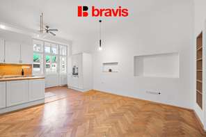 Prodej výjimečného bytu 3+kk, Brno- centrum, Jakubské náměstí, balkón, zimní zahrada.